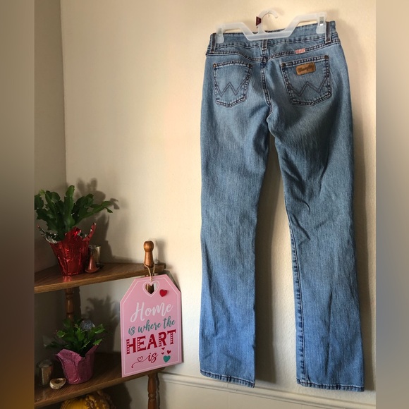 VINTAGE WRANGLER RIDING JEANS💙💖 - Picture 2 of 3